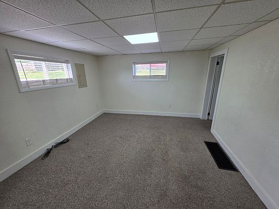 3rd image of 1059 W Hannah St #1