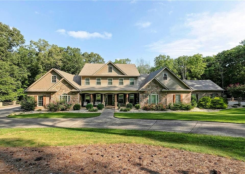 1st image of 293 Highland Dr