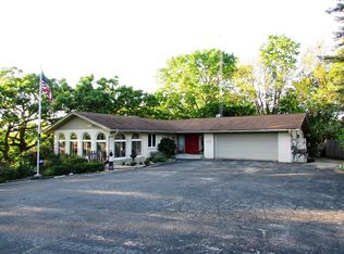 3418 W Lily Creek Rd, Freeport, IL 61032