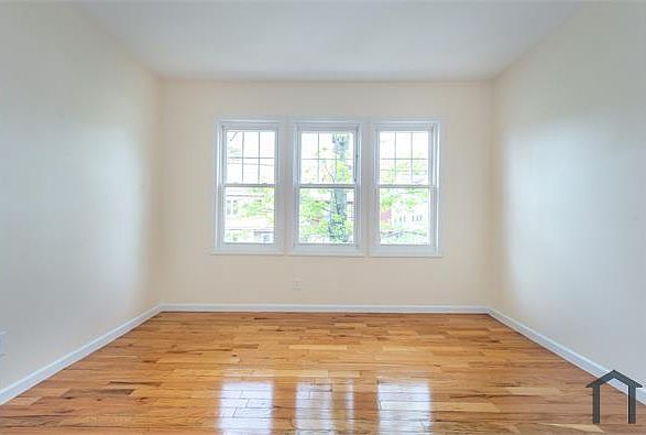 1st image of 104-106 Grand Ave #1R