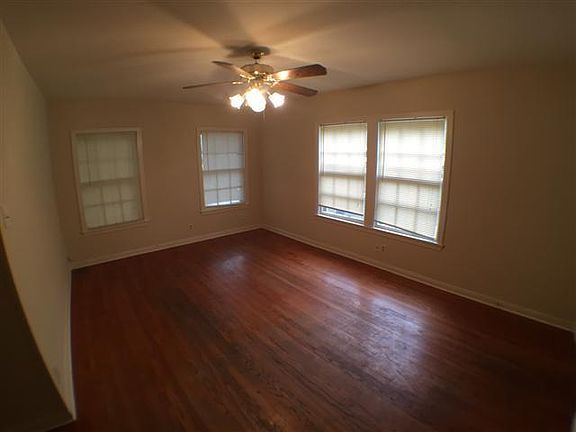 2nd image of 921 Keith Ln