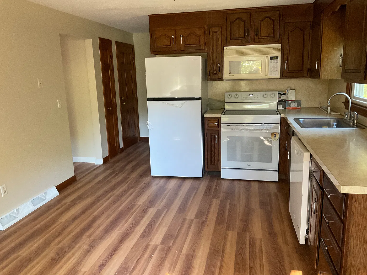 2 bed, 1.5 bath, 1200 sqft, $3,000 — Photo 4