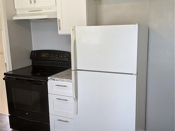 5th image of 13701 York Blvd
