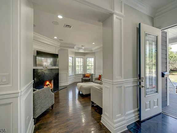 4th image of 434 Heywood Ave
