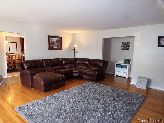 4th image of 1135 Parkview Rd