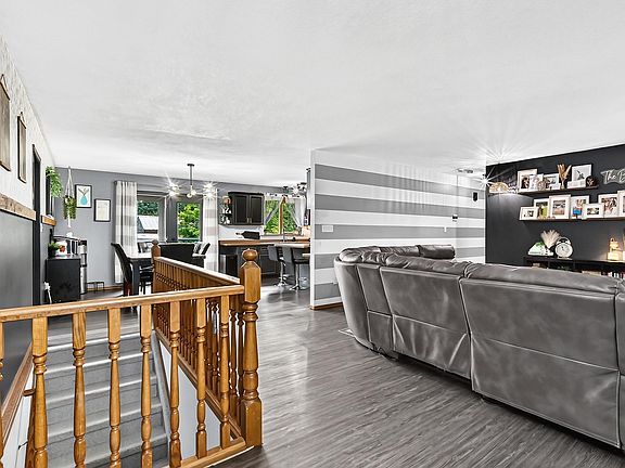 4th image of 4809 51st St