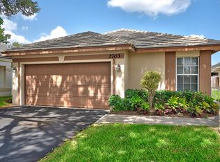 2703 Millwood Ct, Davie, FL 33328