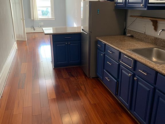 3rd image of 373B 10th Ave #373B