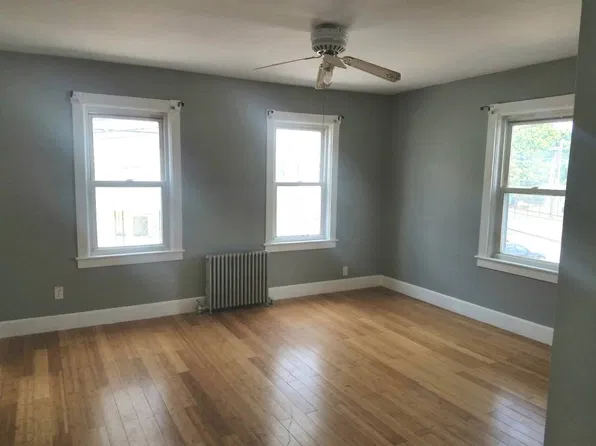 (undisclosed Address), Hyde Park, MA 02136