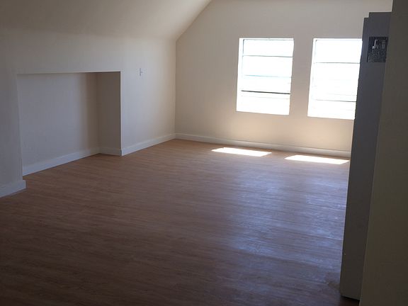 5th image of 265 22nd St APT I