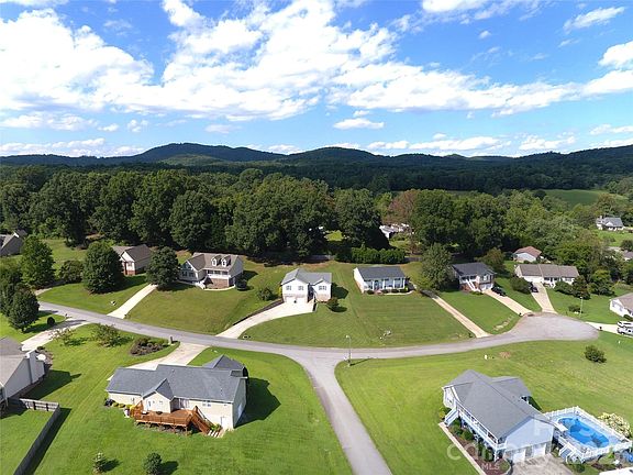 2nd image of 2135 Olde Farm Rd