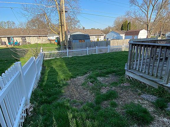 4th image of 16779 Lowell Dr