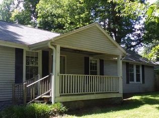 18 Levmore Ln, East Flat Rock, NC 28726