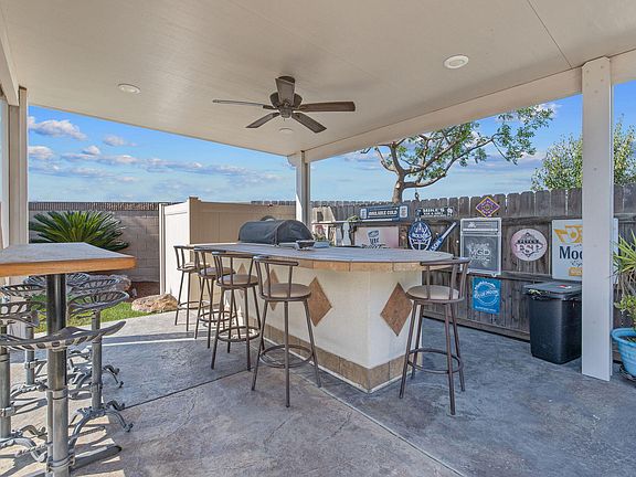 4th image of 382 Hemmingway Court