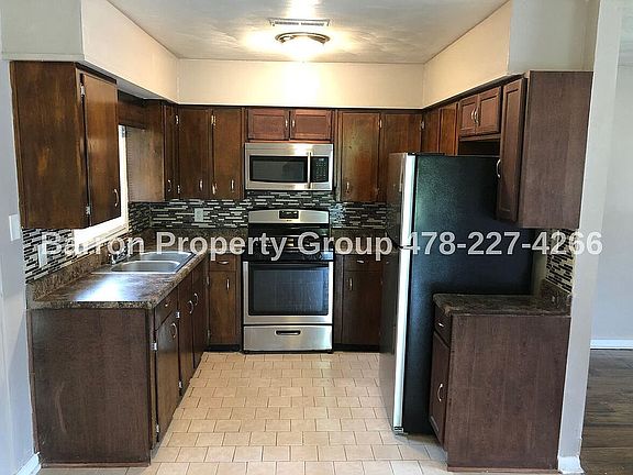 2nd image of 4328 Pinedale Dr