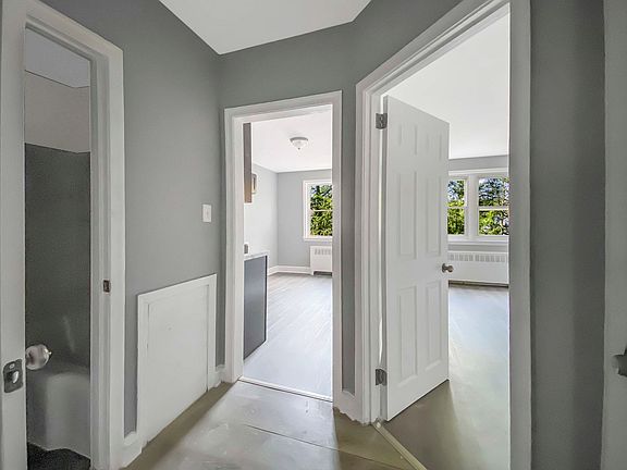 5th image of 4901 Oxford Ave #1403