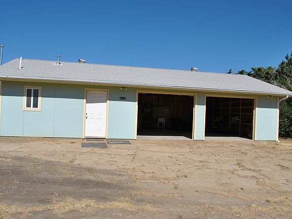 w/garage doors open
