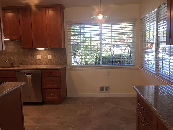 5th image of 22420 Salem Ave APT 1