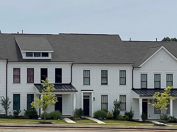 4th image of 10220 Meeting House Dr NW