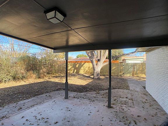 3rd image of 3872 Blossom Ln