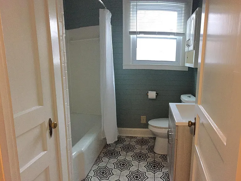 210 S Franklin Rd — Photo 16
