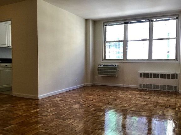 5th image of 222 E 19th St APT 8F