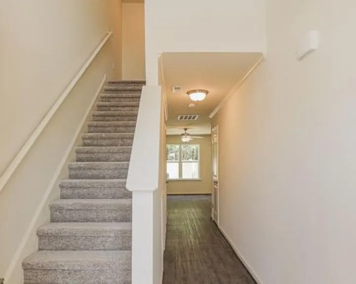 457 Sullivan Loop Rd — Photo 2