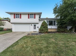 8406 Fenway Dr, Parma, OH 44129
