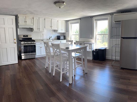 5th image of 12 Third School St #2