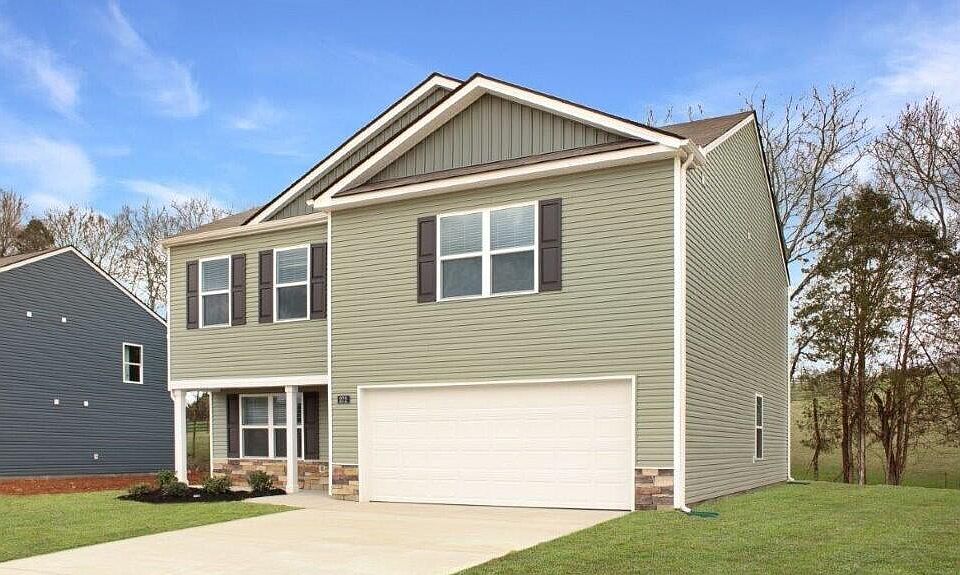 1st image of 272 Crescent Cir