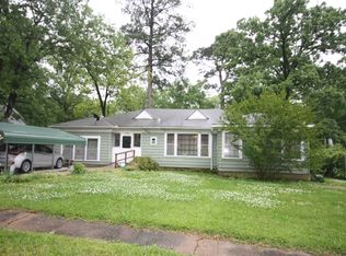 317 E 14th St, Hope, AR 71801