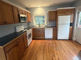 66 Middle Rd, Acushnet, MA 02743