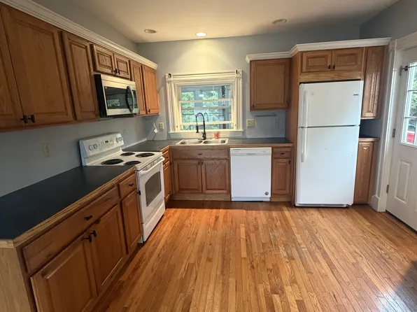 66 Middle Rd, Acushnet, MA