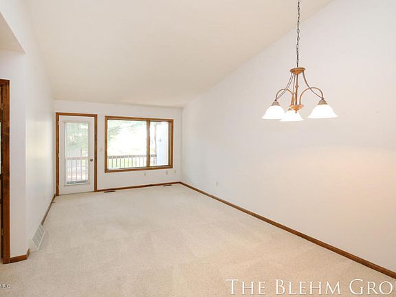 4th image of 2696 Limestone Ln NE #18