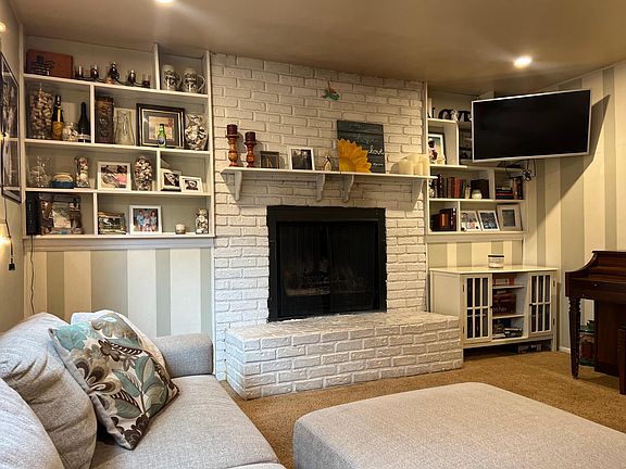 1st Floor Living Room