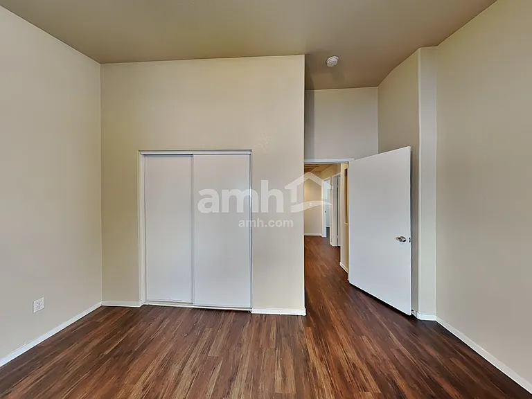710 Breezy Ridge Dr — Photo 12