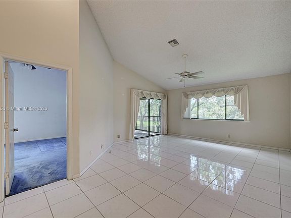 5th image of 10534 NW 10th St #C-126