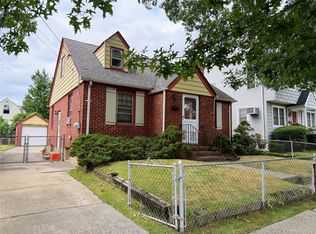 118 Hunnewell Ave, Elmont, NY 11003