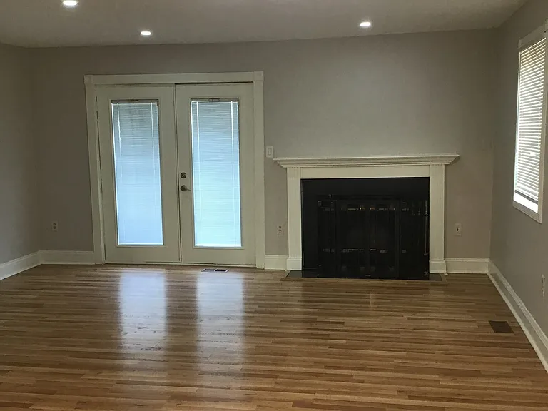 64 Hawthorne Ct NE — Photo 3