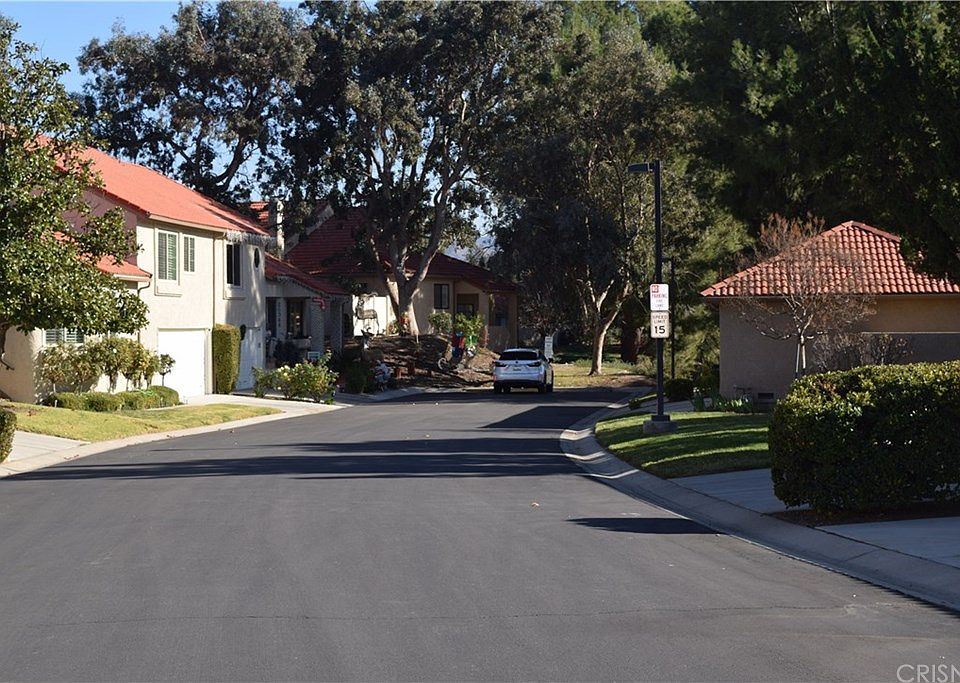 1st image of 26352 Rainbow Glen Dr