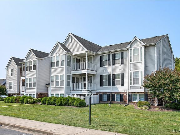 2nd image of 9389 Horse Castle Ct Unit 705