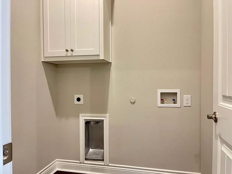705 Tippit Ln — Photo 8