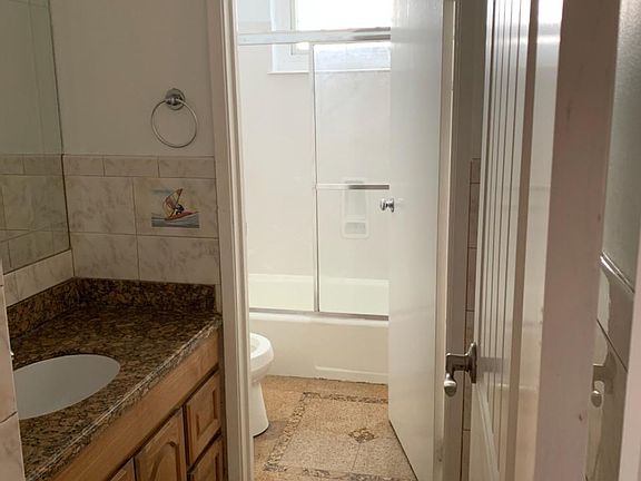 5th image of 286 Warwick St
