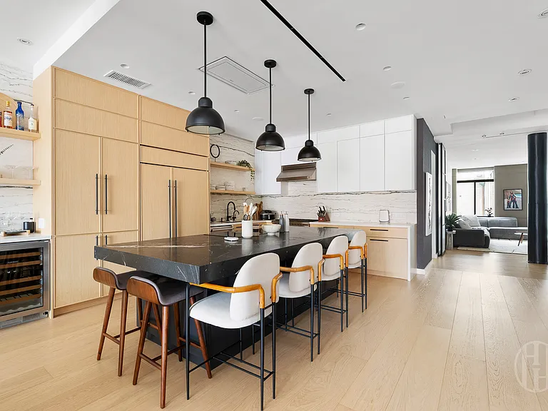 111 Barrow St #8EF — Photo 11