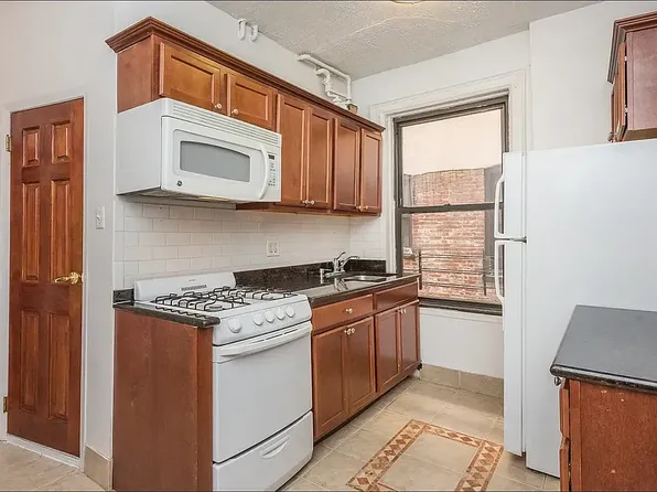 31-84 43rd Street image 1 of 10