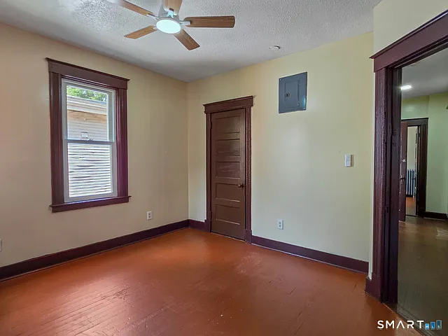 24 Mortson St — Photo 8