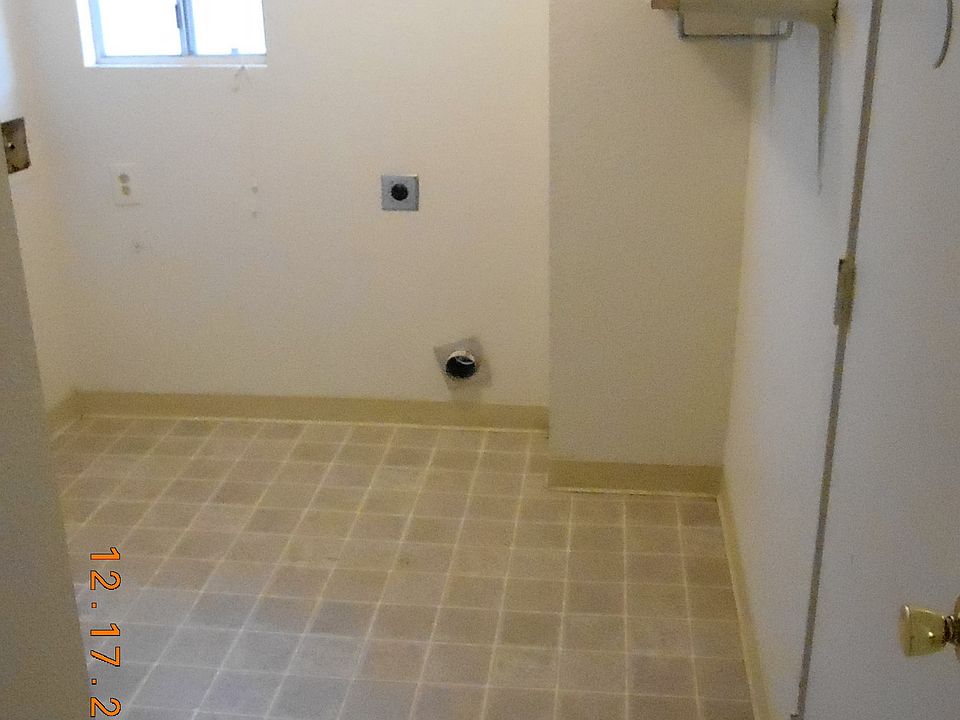 2nd image of 1416 N Edmonds Dr APT 2