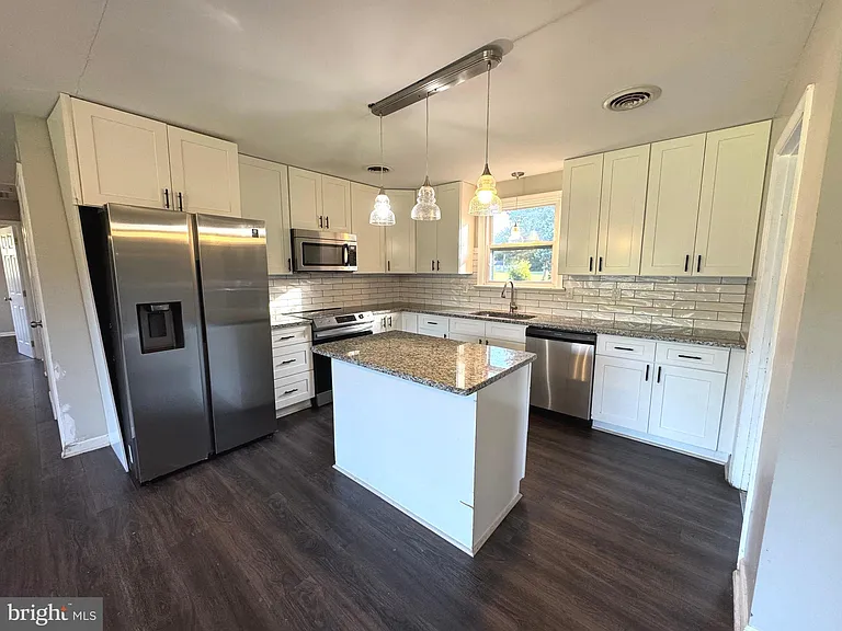 3925 Senior Ln — Photo 6