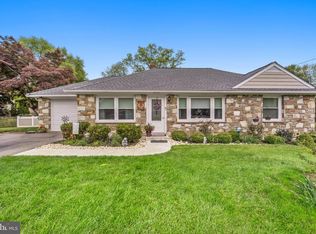 1363 Glen Echo Dr, Huntingdon Valley, PA 19006