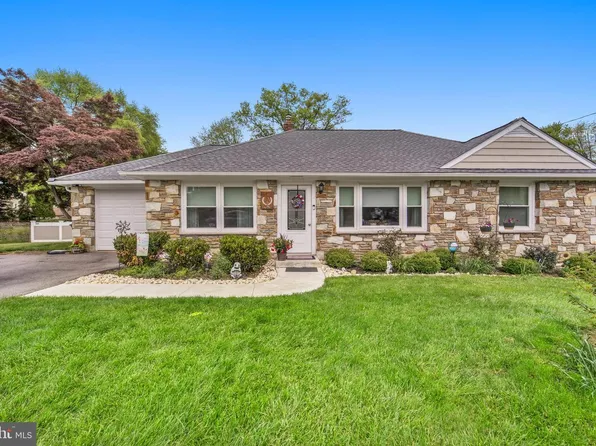 1363 Glen Echo Dr, Huntingdon Valley, PA 19006
